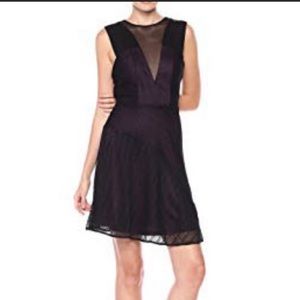 Sexy yet subtle Guess V-neck dress